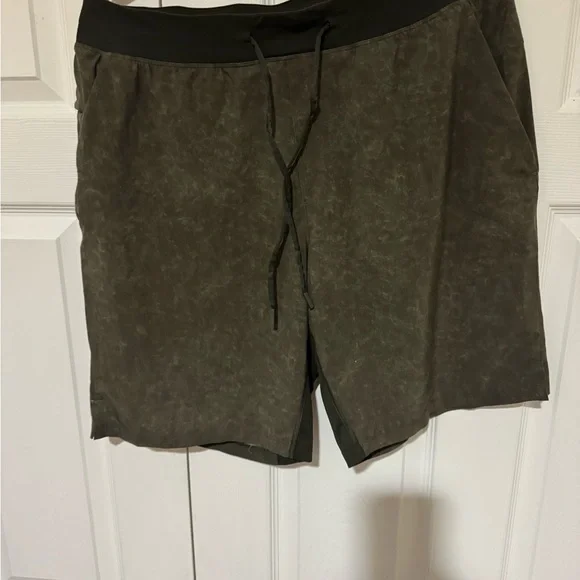 lululemon athletica Olive Drawcord Athletic Shorts with Black Waistband - Picture 3 of 7